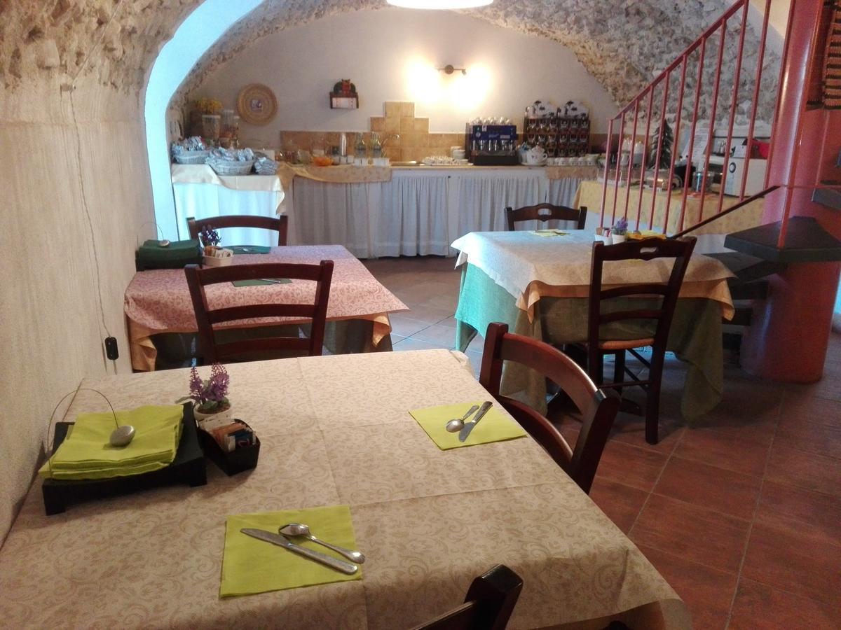 Residenza Storica Le Civette Hotell Castel del Monte  Exteriör bild